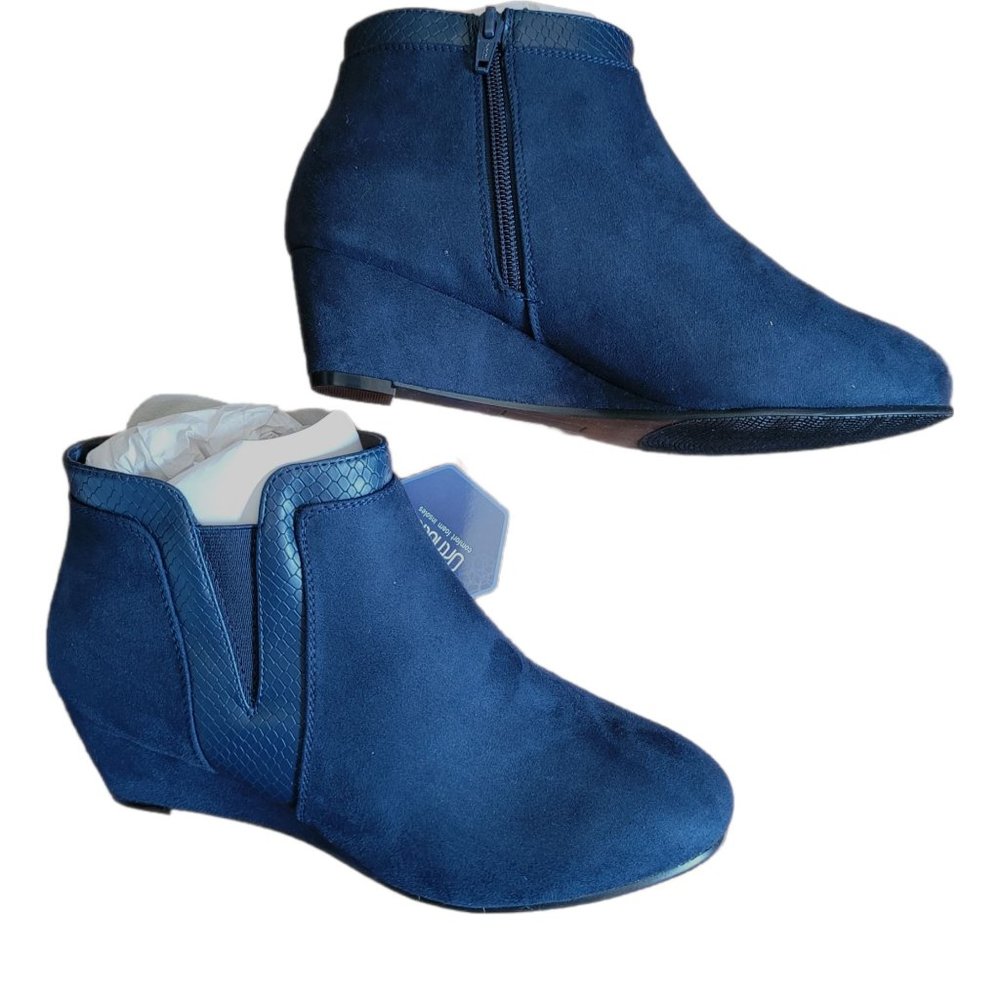 Croft and Barrow Navy Blue Suede Wedge Ankle Bootie Ortholite 8W JJ925